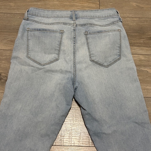 Old Navy Women's Light Blue, Ankle, High Rise, Super Skinny Jeans - Picture 10 of 10